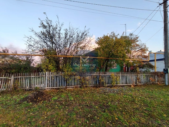 Продается доля дома в тихом районе поселка Грибановский.